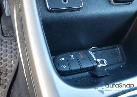 2018 Jeep Compass Latitude Fwd from USA, damaged, VIN 3C4NJCBB8JT495054